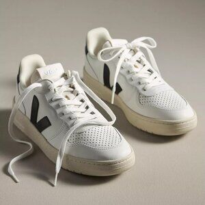 Veja V-10 Lace Up Extra White Black Leather Sneaker, Women’s US Size 7